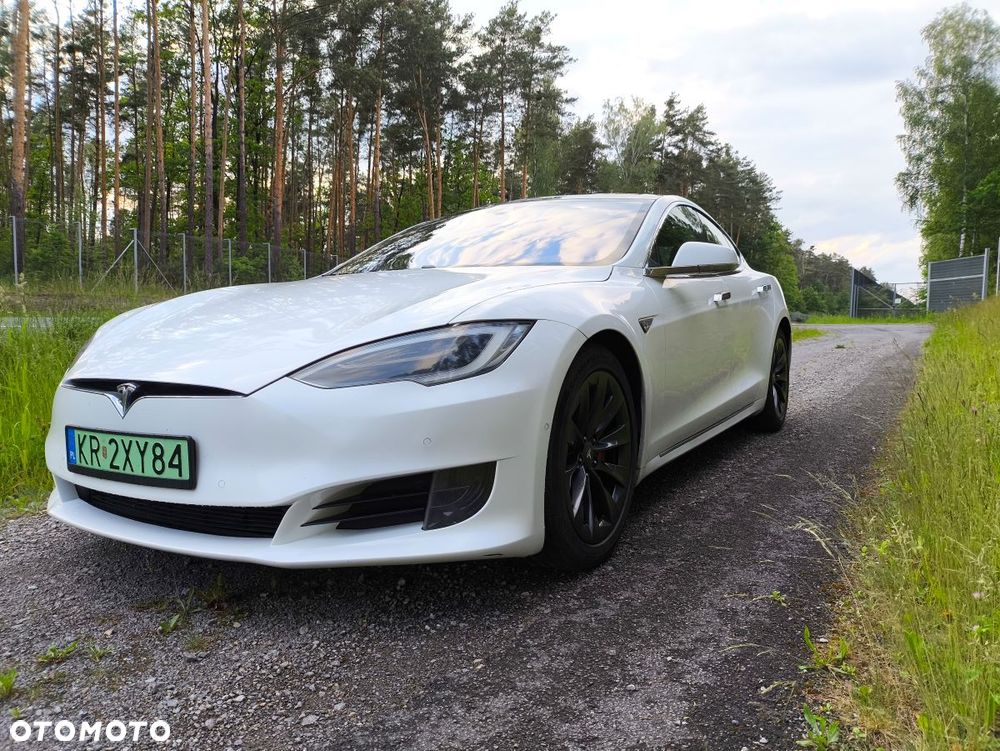 Tesla Model S - 2