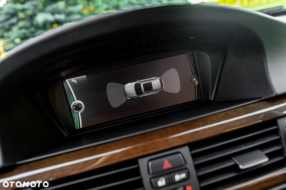 BMW Seria 3 325i xDrive - 27