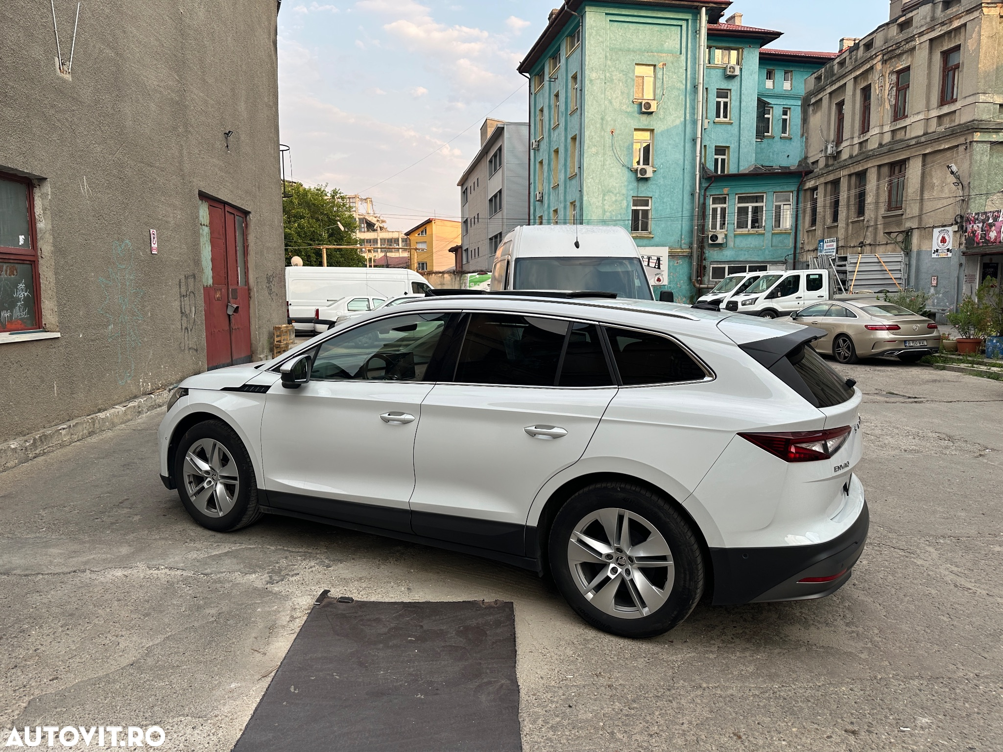 Skoda Enyaq iV Electric 80 - 3