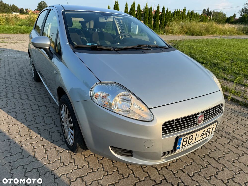 Fiat Grande Punto Actual 1.4 8V Estiva Blue&Me Euro5 - 8