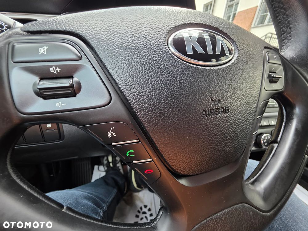 Kia Ceed 1.4 CVVT Dream Team Edition - 27