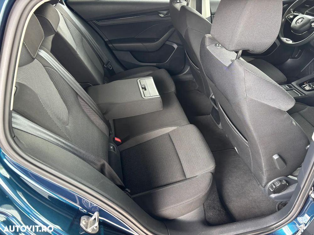 Skoda Octavia 2.0 TDI DSG Ambition - 37