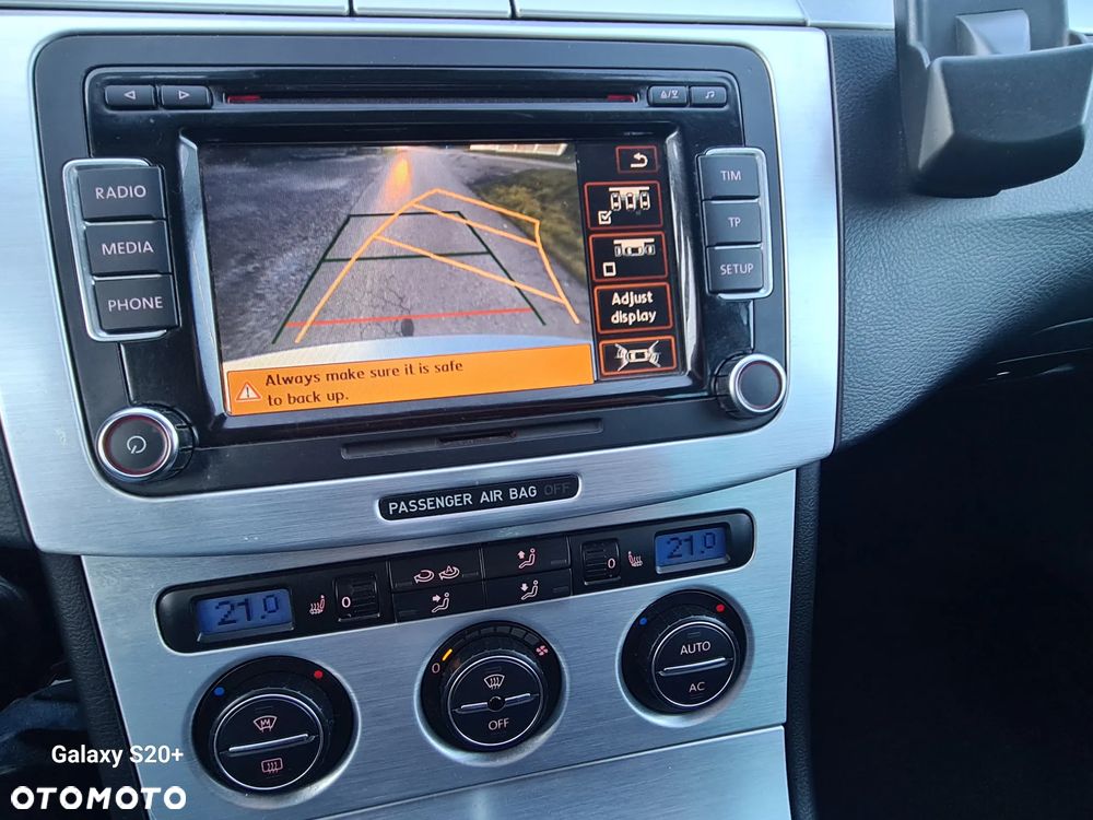 Volkswagen Passat - 12