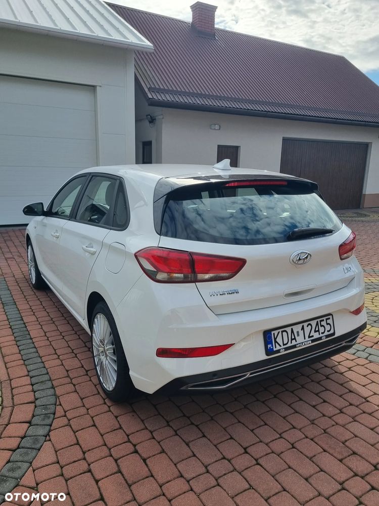 Hyundai i30 1.5 DPI Classic + - 9