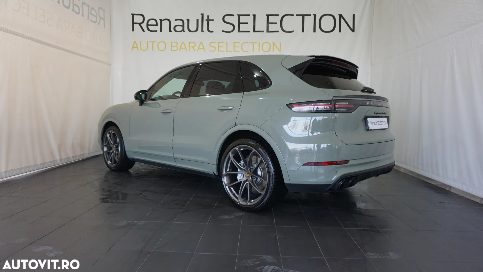 Porsche Cayenne Turbo - 2