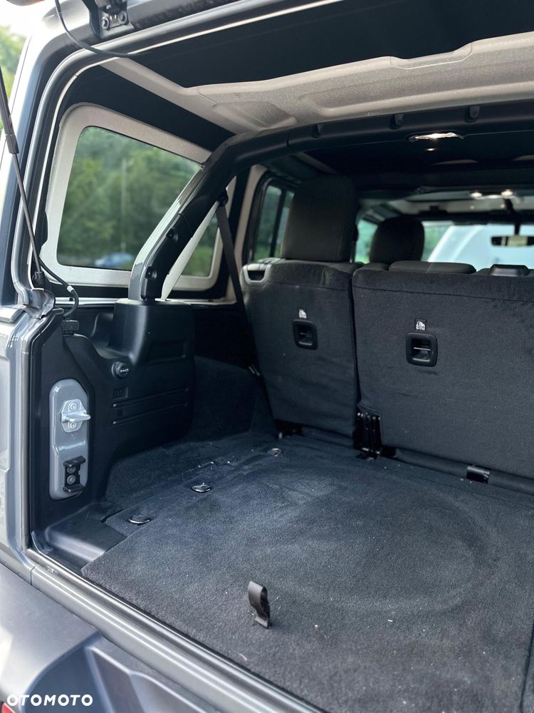 Jeep Wrangler - 28