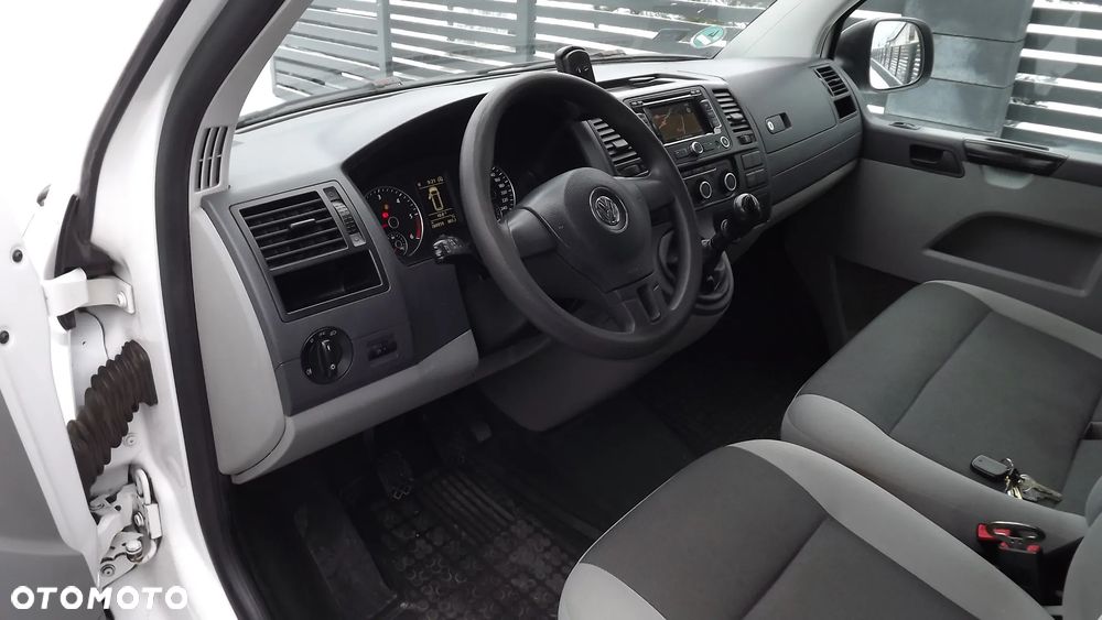 Volkswagen TRANSPORTER T5 - 12