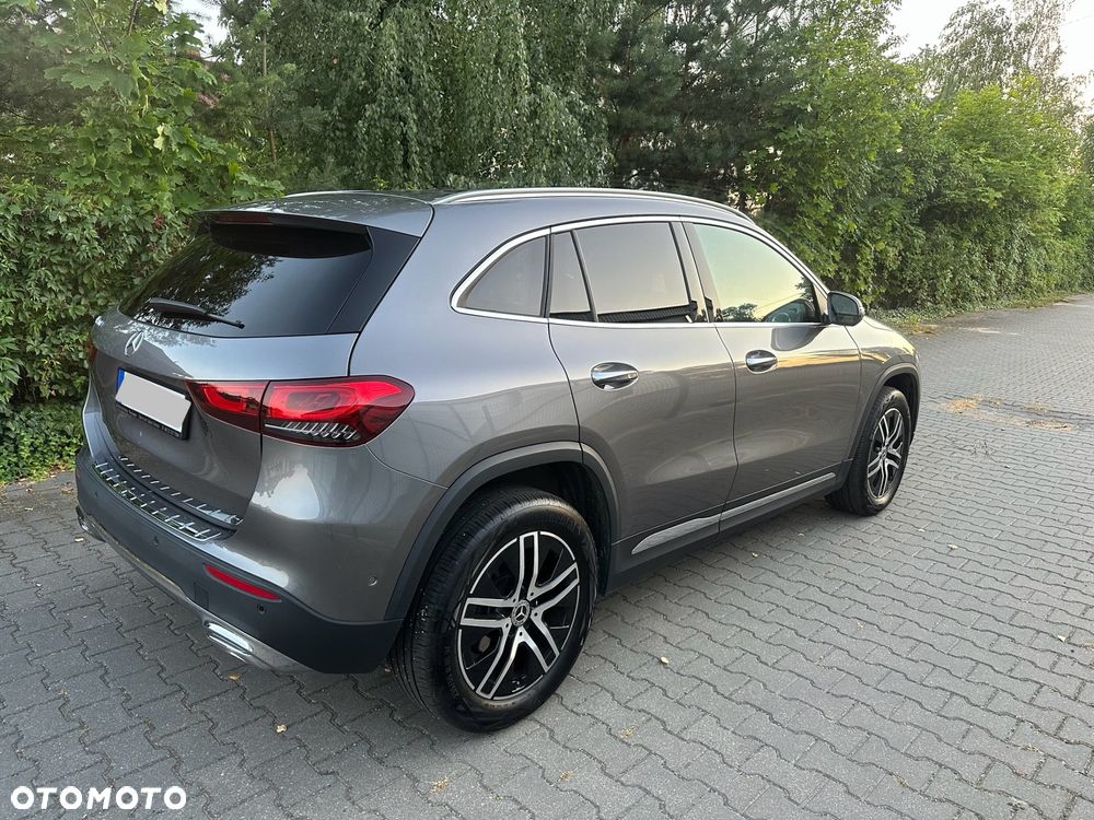 Mercedes-Benz GLA 200 Business Edition - 4