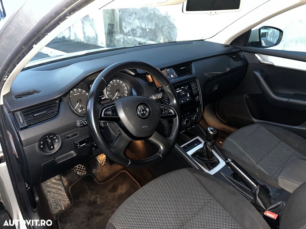 Skoda Octavia 1.6 TDI GREENLINE - 9