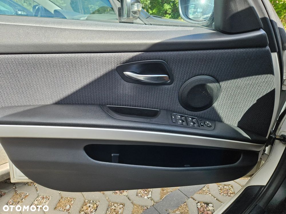 BMW Seria 3 320i - 21