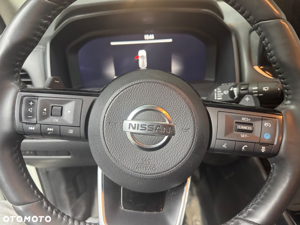 Nissan Qashqai 1.3 DIG-T DCT AKARI - 23