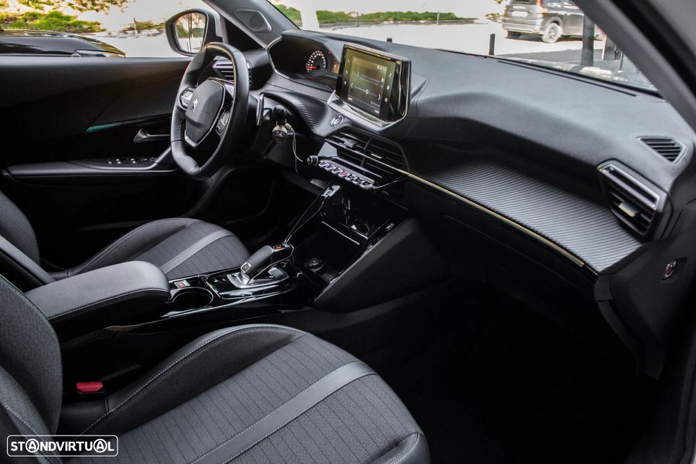 Peugeot 2008 1.2 PureTech Allure EAT8 - 24