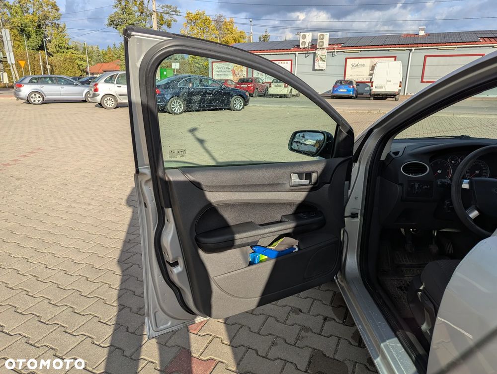 Ford Focus 1.8 TDCi Ambiente - 21