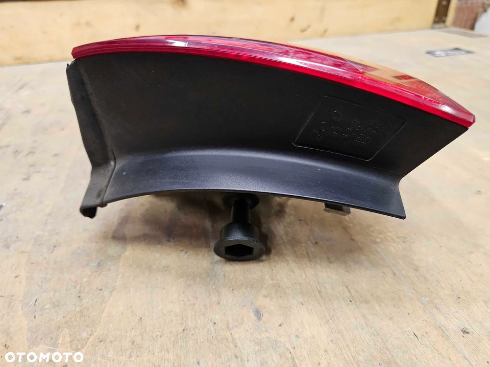 Lampa Lampy Tyl Tylna Prawa Lewa na w Blotnik AUDI A4 B7 Kombi Avant - 34