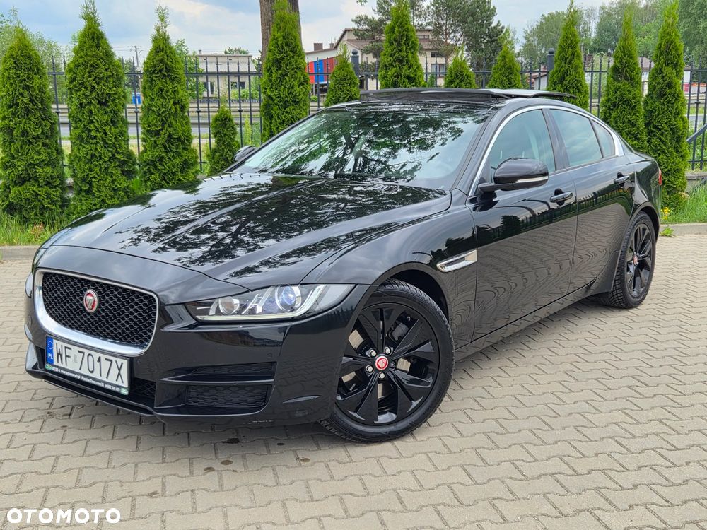 Jaguar XE 2.0 T Prestige - 34