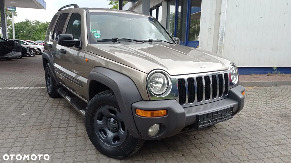 Jeep Cherokee - 25
