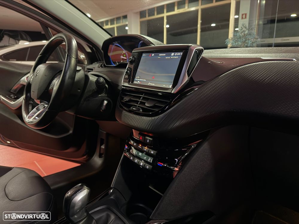 Peugeot 2008 1.6 BlueHDi Allure - 17