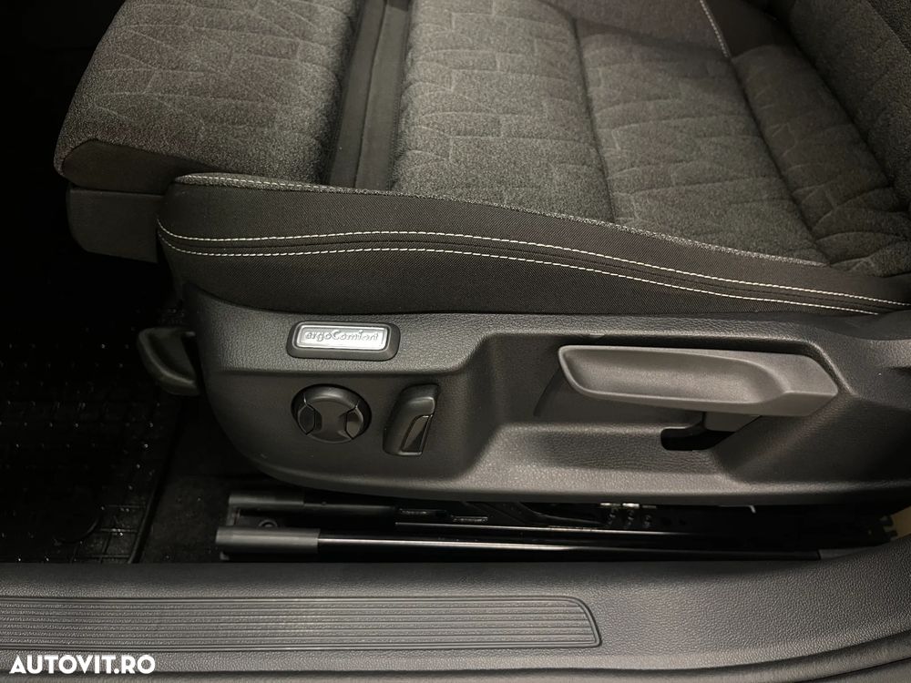 Volkswagen Passat 2.0 TDI DSG Comfortline - 23