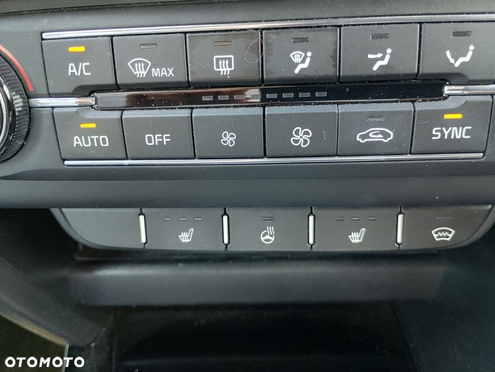 Kia XCeed 1.6 T-GDI L Business Line DCT - 10