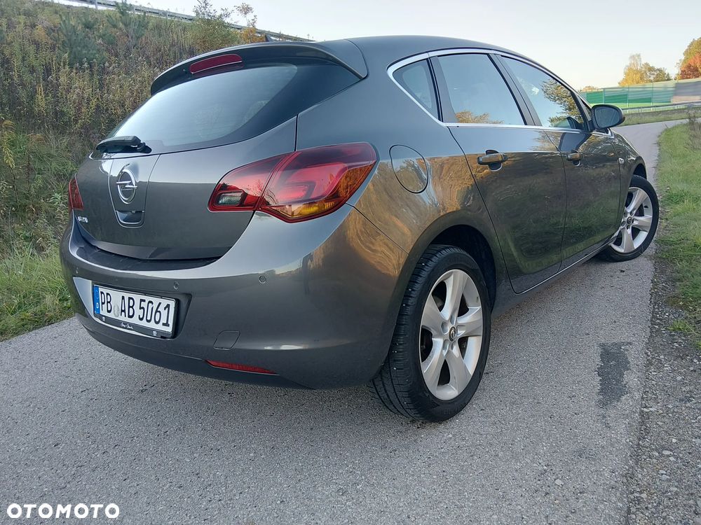 Opel Astra - 25