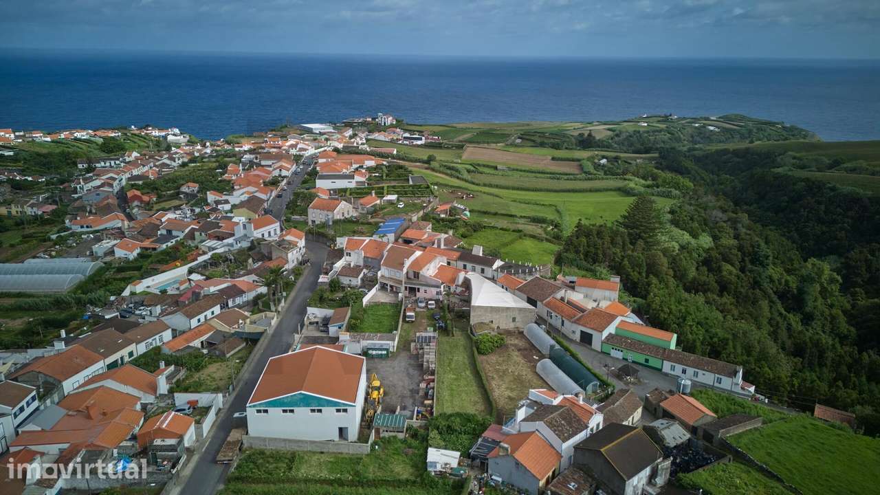Moradia T2 com 620 m2 de terreno — Fenais da Ajuda, Ribeira Grande - Grande imagem: 2/26