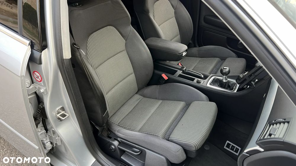 Audi A4 Limousine - 28