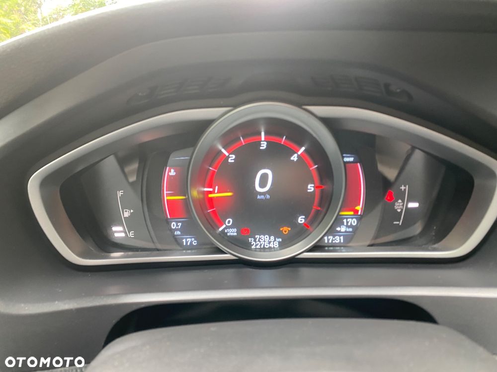 Volvo V40 D2 Summum - 28