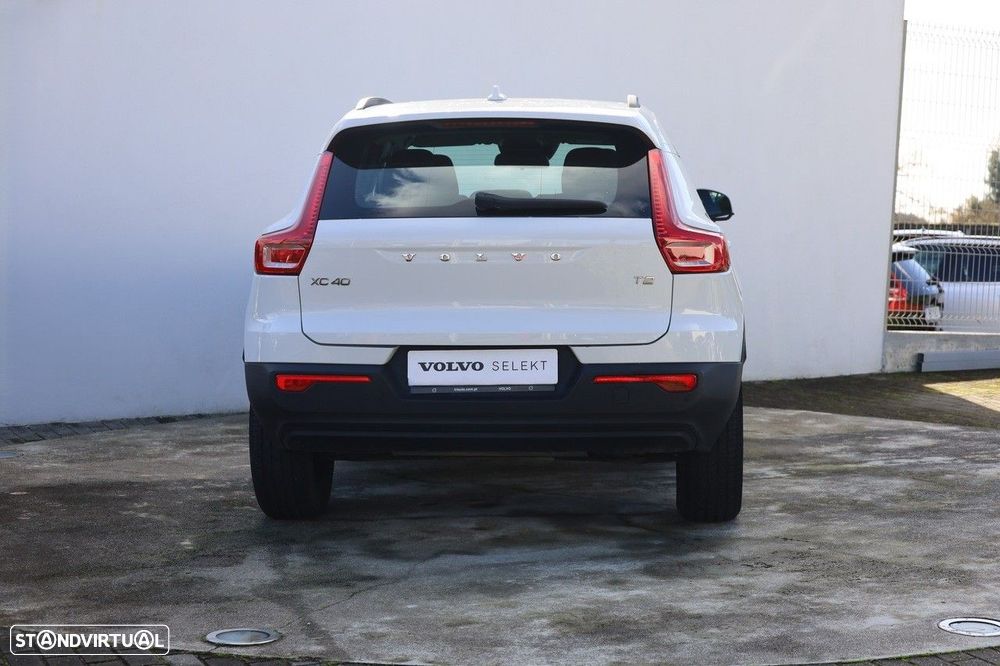Volvo XC 40 1.5 T2 Momentum Core Geartronic - 3