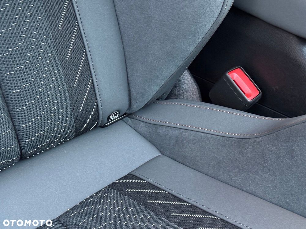 Cupra Leon Sportstourer 2.0 TSI 4Drive VZ DSG - 37