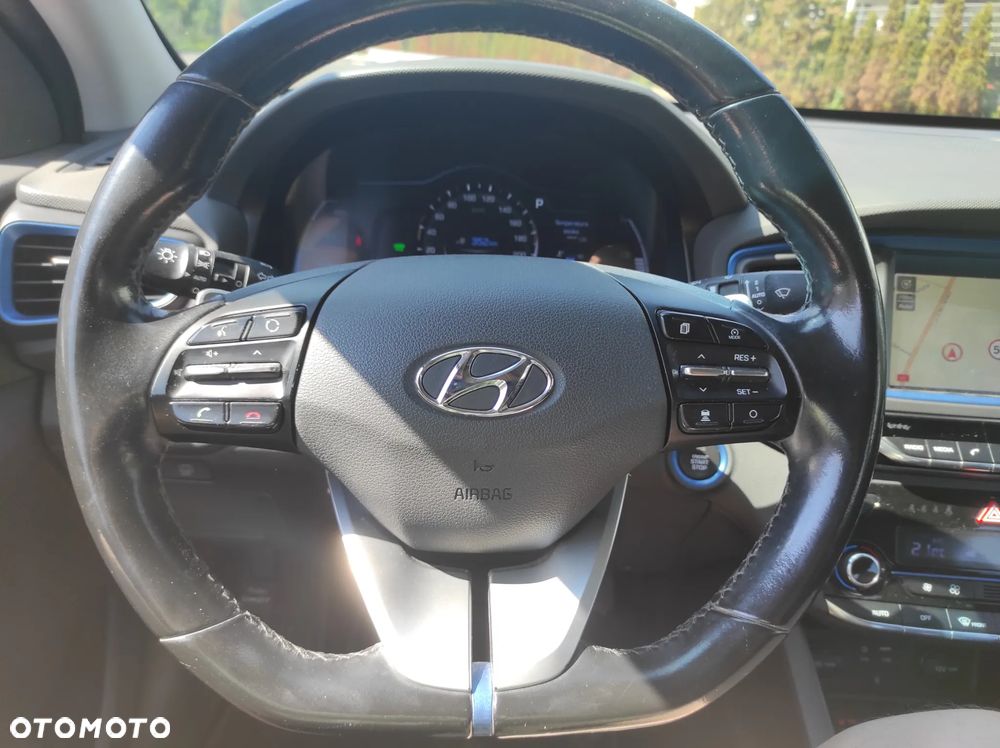 Hyundai IONIQ - 11