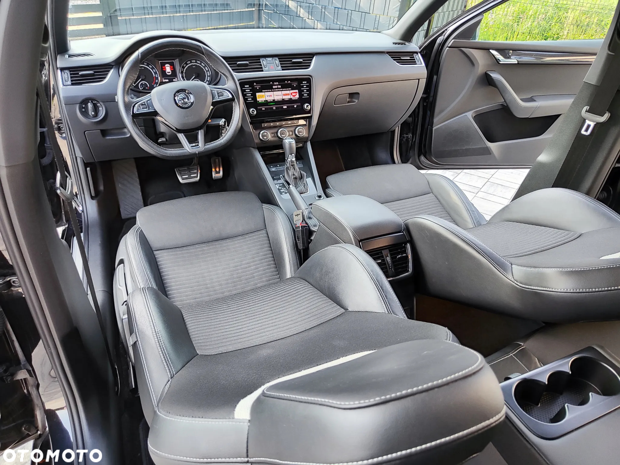 Skoda Octavia Combi 2.0 TDI DSG RS - 32