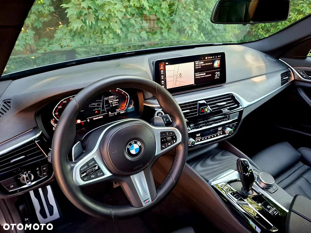 BMW Seria 5 540d xDrive Touring M Sport Edition - 18