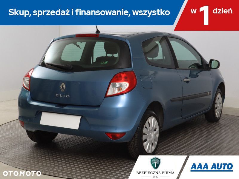 Renault Clio - 7