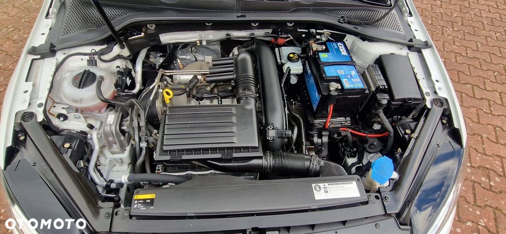 Volkswagen Golf 1.2 TSI BlueMotion Technology DSG Allstar - 17