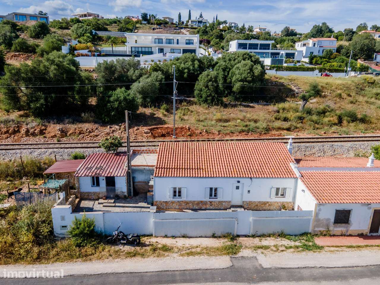 Moradia Térrea T1+1 com Terreno | Poço Frio, Alcantarilha - Grande imagem: 2/22