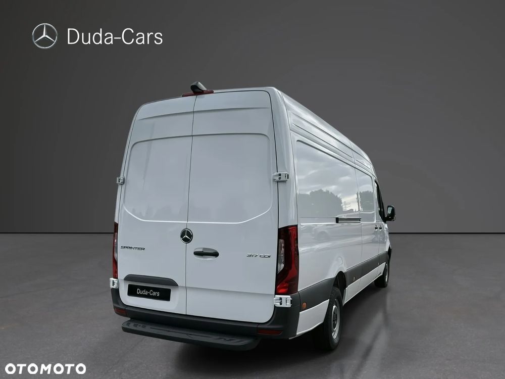 Mercedes-Benz Sprinter - 5