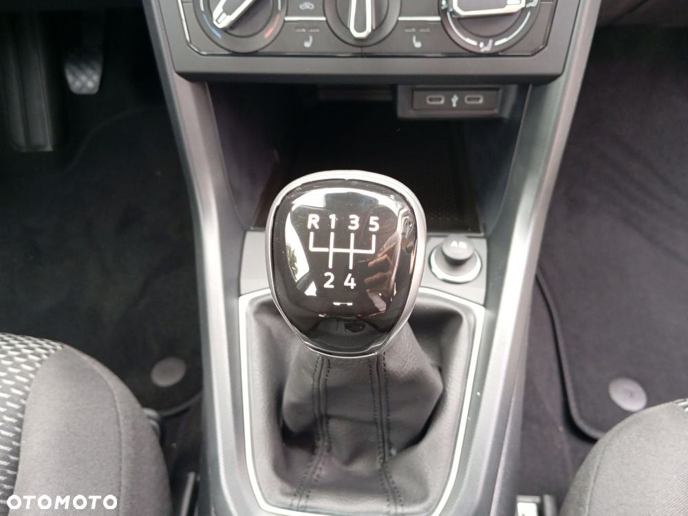 Volkswagen T-Cross - 22