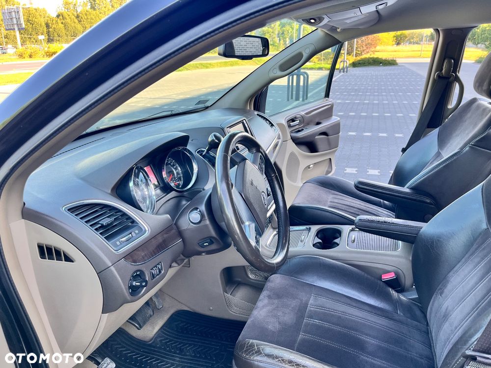 Lancia Voyager 3.6 Platinum - 17
