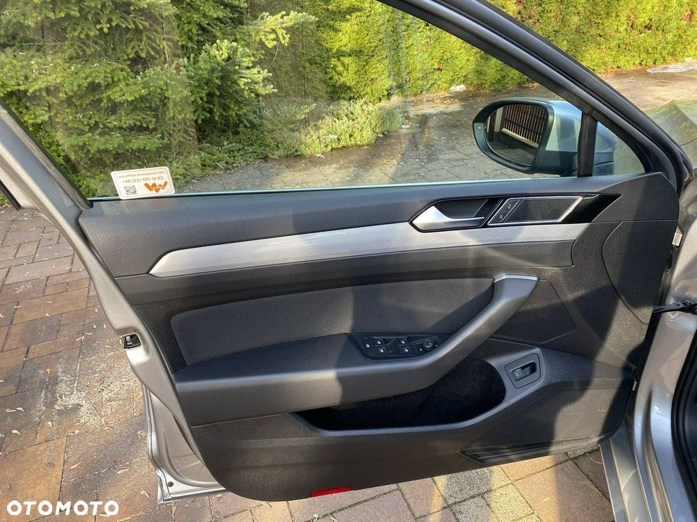Volkswagen Passat 2.0 TSI Business DSG - 28