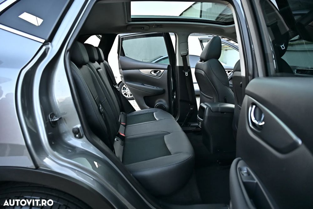 Nissan Qashqai 1.7 dCi Xtronic ALL-MODE 4x4i TEKNA+ - 32