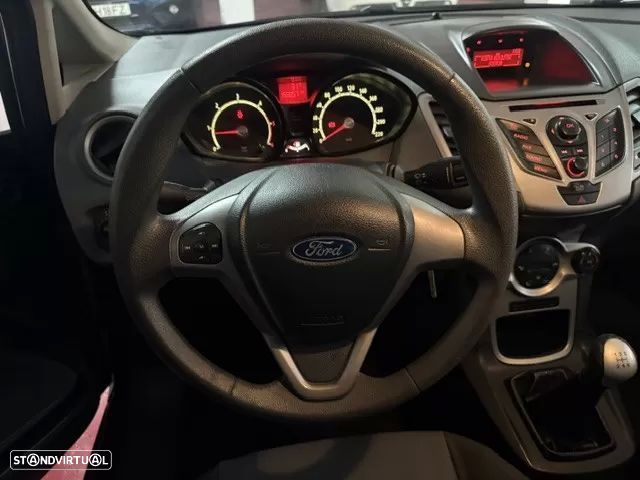 Ford Fiesta 1.4 TDCI — fotografia 27