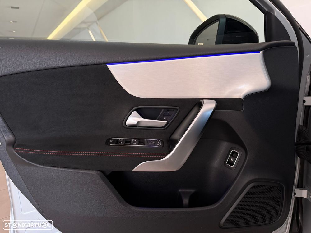 Mercedes-Benz A 250 e AMG Line - 15