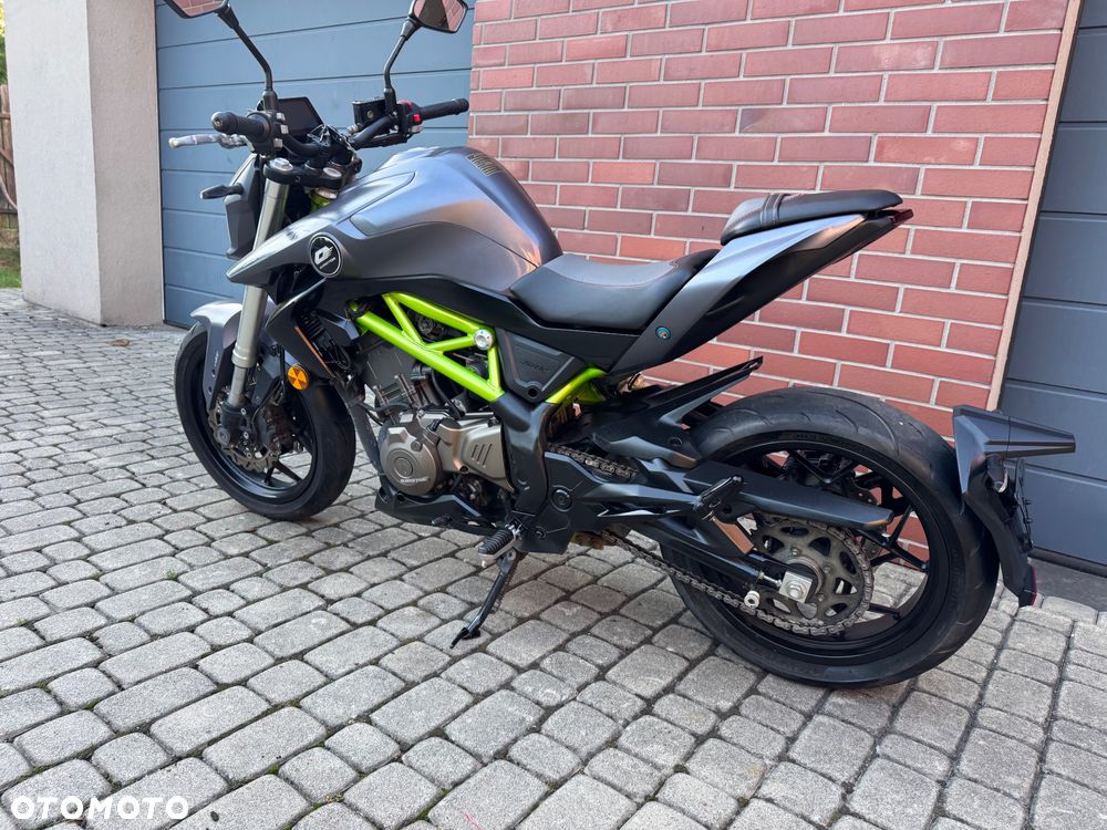 QJMOTOR Inny - 15
