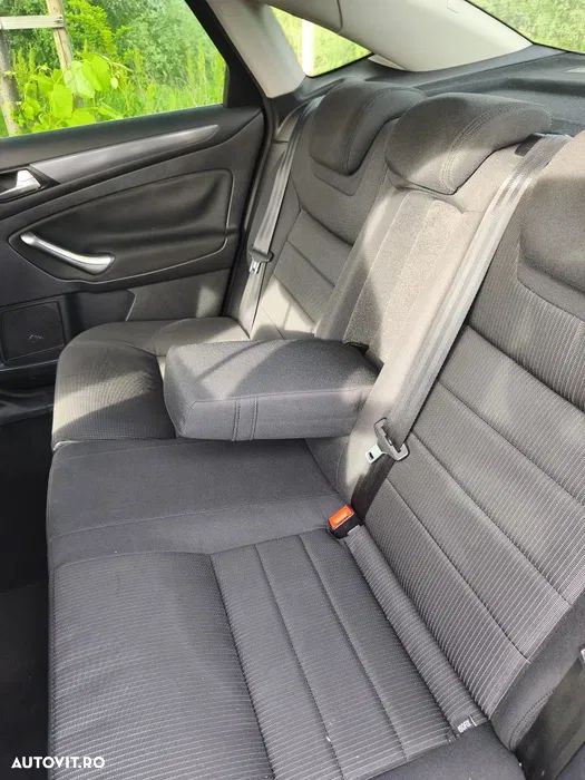 Ford Mondeo 2.0 TDCi Powershift Business Class - 5