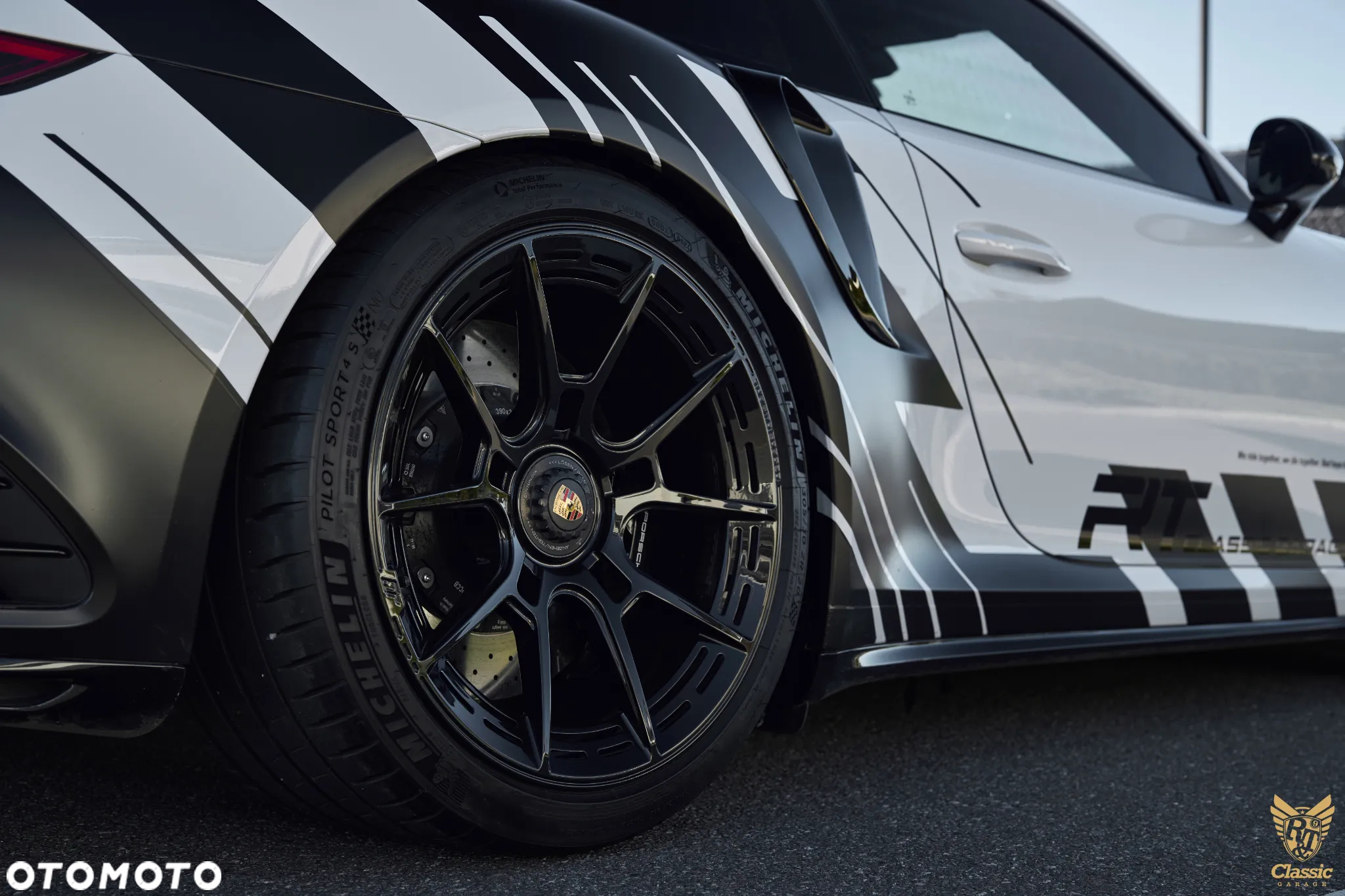Porsche 911 Turbo S - 30
