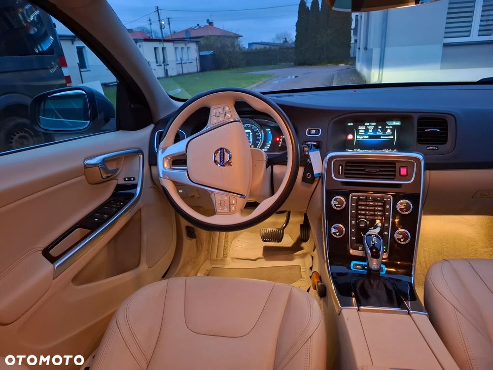 Volvo V60 D6 Twin Engine Geartronic Summum - 7
