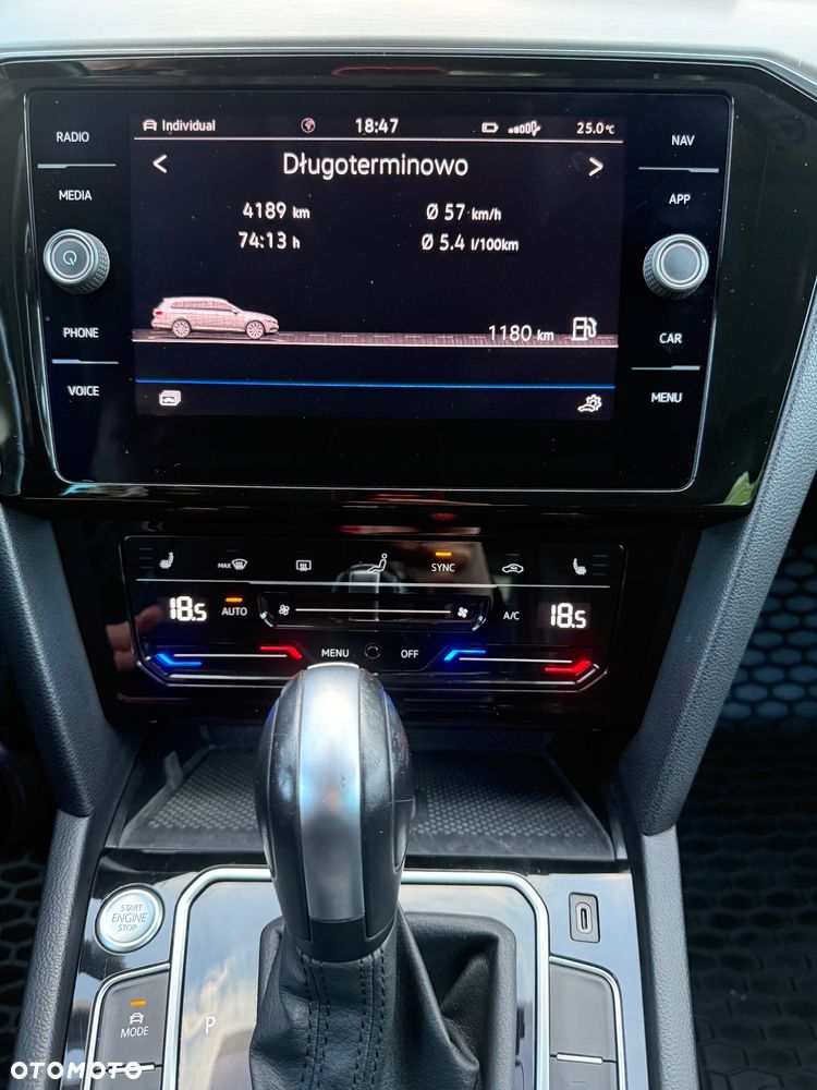 Volkswagen Passat 2.0 TDI SCR DSG Elegance - 14