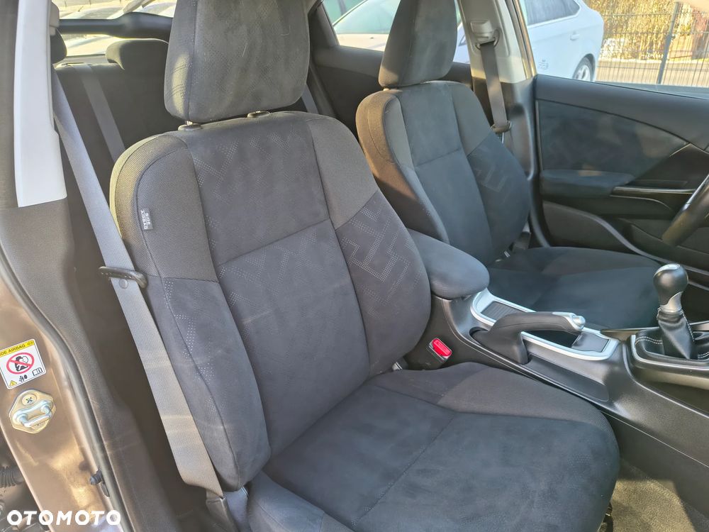 Honda Civic 1.8 i-VTEC Lifestyle - 28