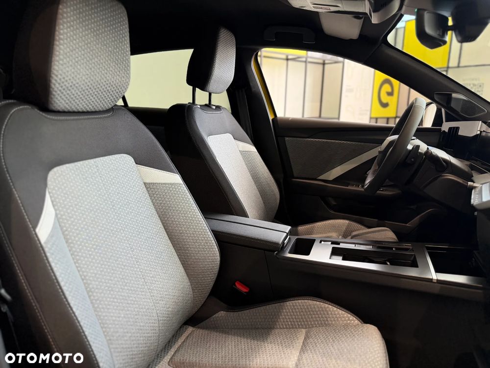 Opel Astra 1.2 T mHEV Business Edition eDTC - 28