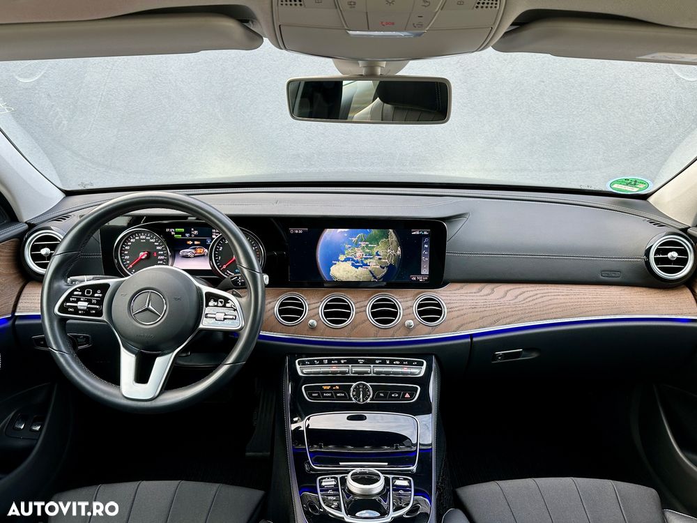 Mercedes-Benz E 300 Aut. - 13